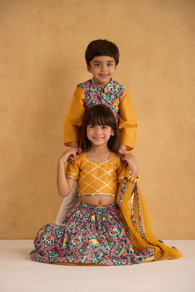 Patola lehenga set - Image 5